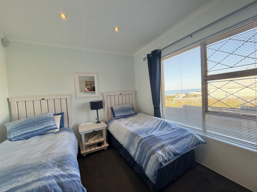 3 Bedroom Property for Sale in Wavecrest Eastern Cape